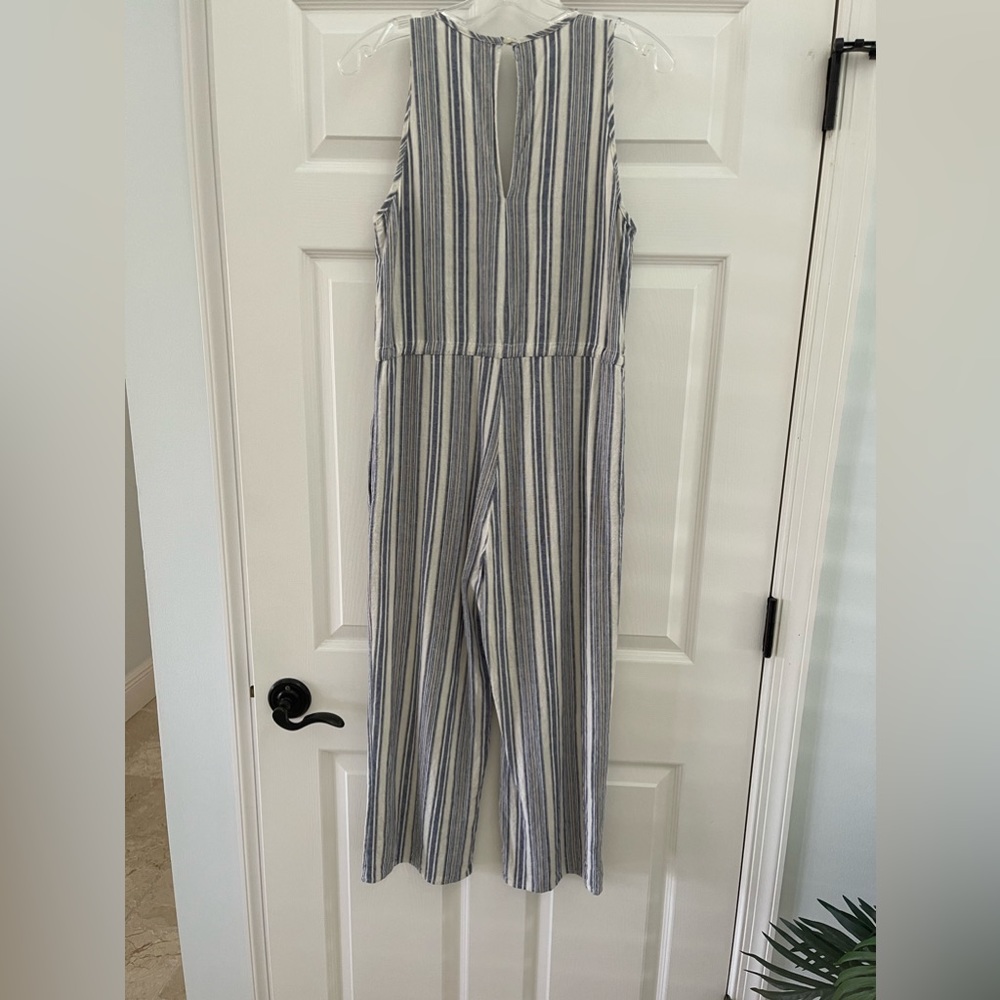 Cool & comfortable jumpsuit size xs - Picture 2 of 5